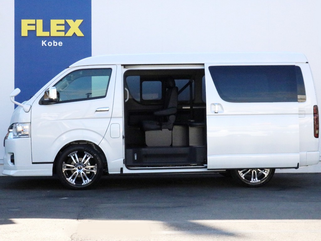 1インチローダウン施工済み！　車高が低くなることによって日々の乗り降りが少し楽になります。パワースライドドア完備なので更に乗り降り楽々♪