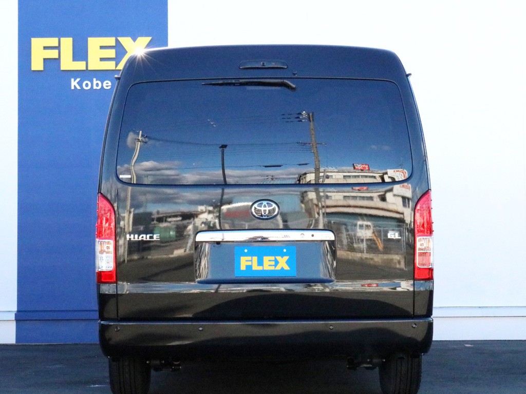 ハイエースをお探しならＦＬＥＸ神戸店へ！　神戸店の展示車両は勿論、全国のＦＬＥＸが保有するハイエースの中から貴方にぴったりの一台をお探し致します！