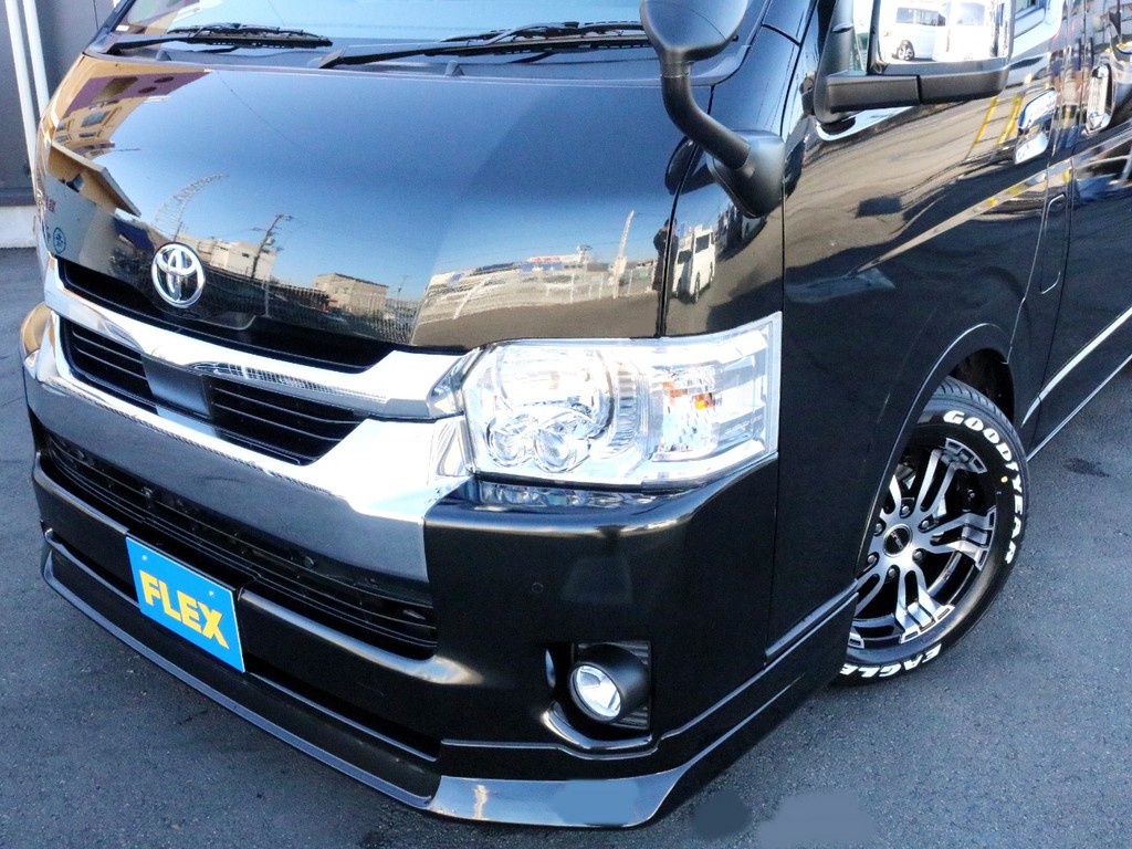 FLEXオリジナルデルフィーノラインフロントリップを装着済み！　フェイス回りが引き締まって見えます。