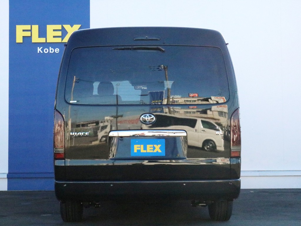 ハイエースをお探しならＦＬＥＸ神戸店へ！　神戸店の展示車両は勿論、全国のＦＬＥＸが保有するハイエースの中から貴方にぴったりの一台をお探し致します！