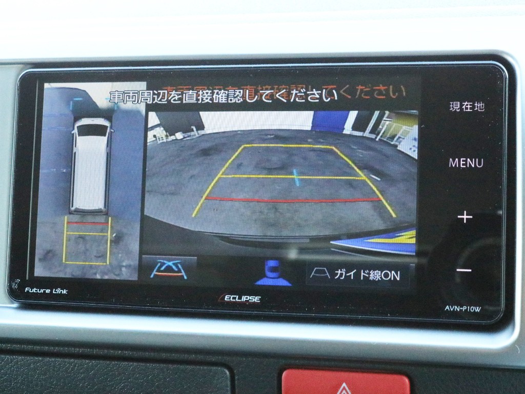 ストラーダSDフルセグナビを搭載！　パノラミックビューモニターやバックカメラの映像はナビモニターに描写されます。