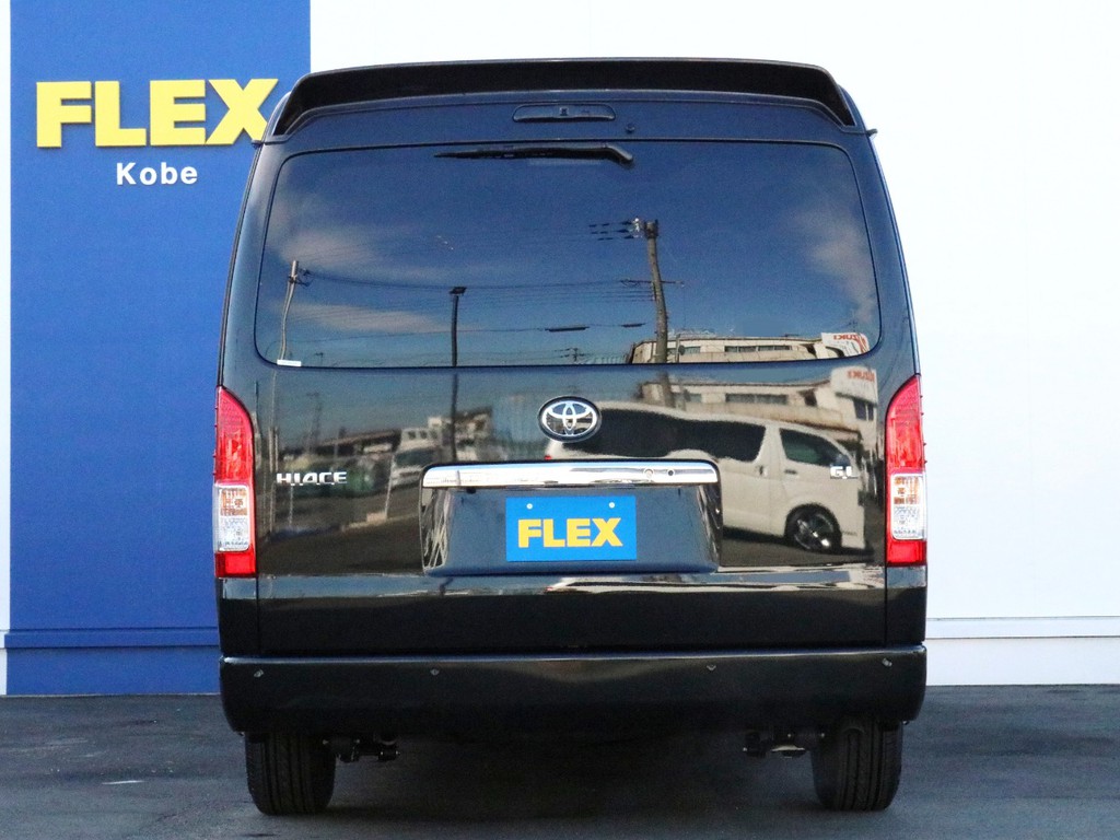 ハイエースをお探しならFLEX神戸店へ！　神戸店の展示車両は勿論、全国のFLEXが保有するハイエースの中から貴方にぴったりの一台をお探し致します！