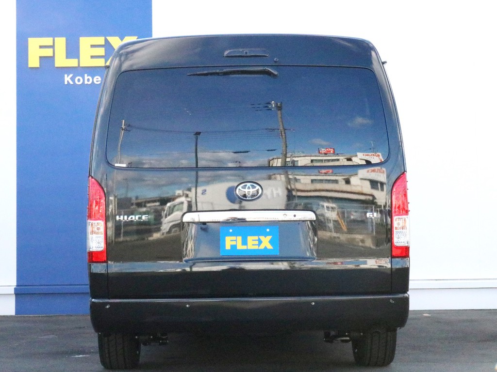 ハイエースをお探しならＦＬＥＸ神戸店へ！　神戸店の展示車両は勿論、全国のＦＬＥＸが保有するハイエースの中から貴方にぴったりの一台をお探し致します！