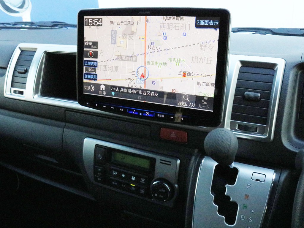 BIG-X 11インチフローティングフルセグナビを搭載！　画面が大きく見やすいだけでなく、画質がとても綺麗です。ナビとしては勿論、オーディオや映像モニターとしても大活躍出来る一品です。