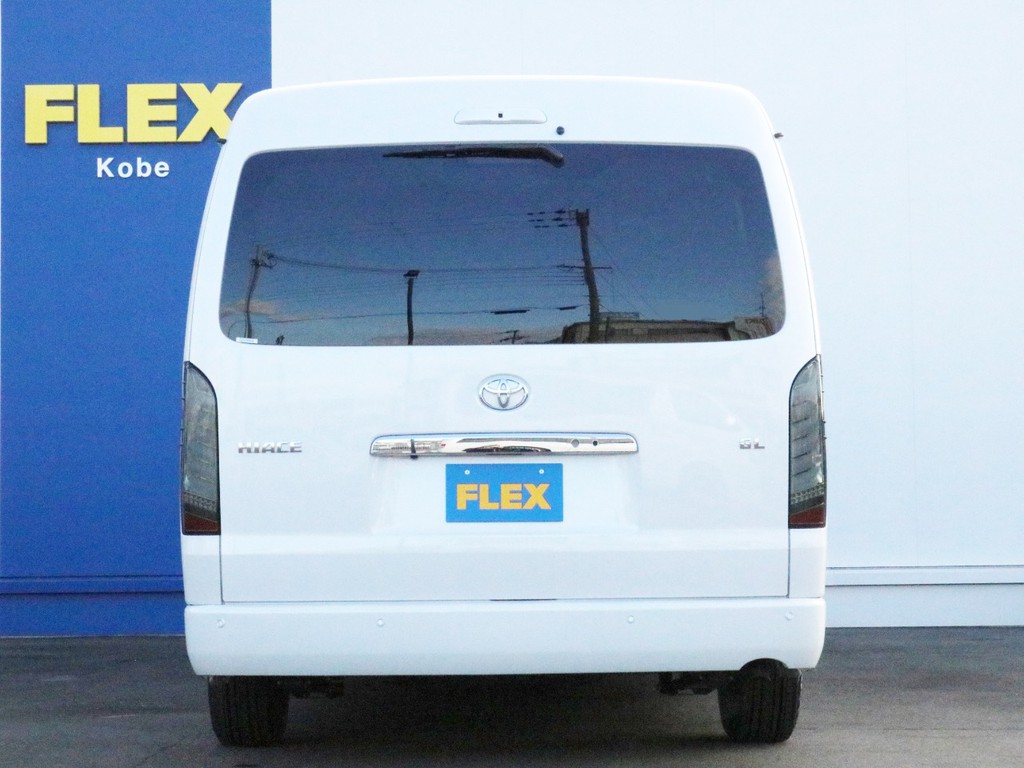 ハイエースをお探しならFLEX神戸店へ！　神戸店の展示車両は勿論、全国のFLEXが保有するハイエースの中から貴方にぴったりの一台をお探しします。