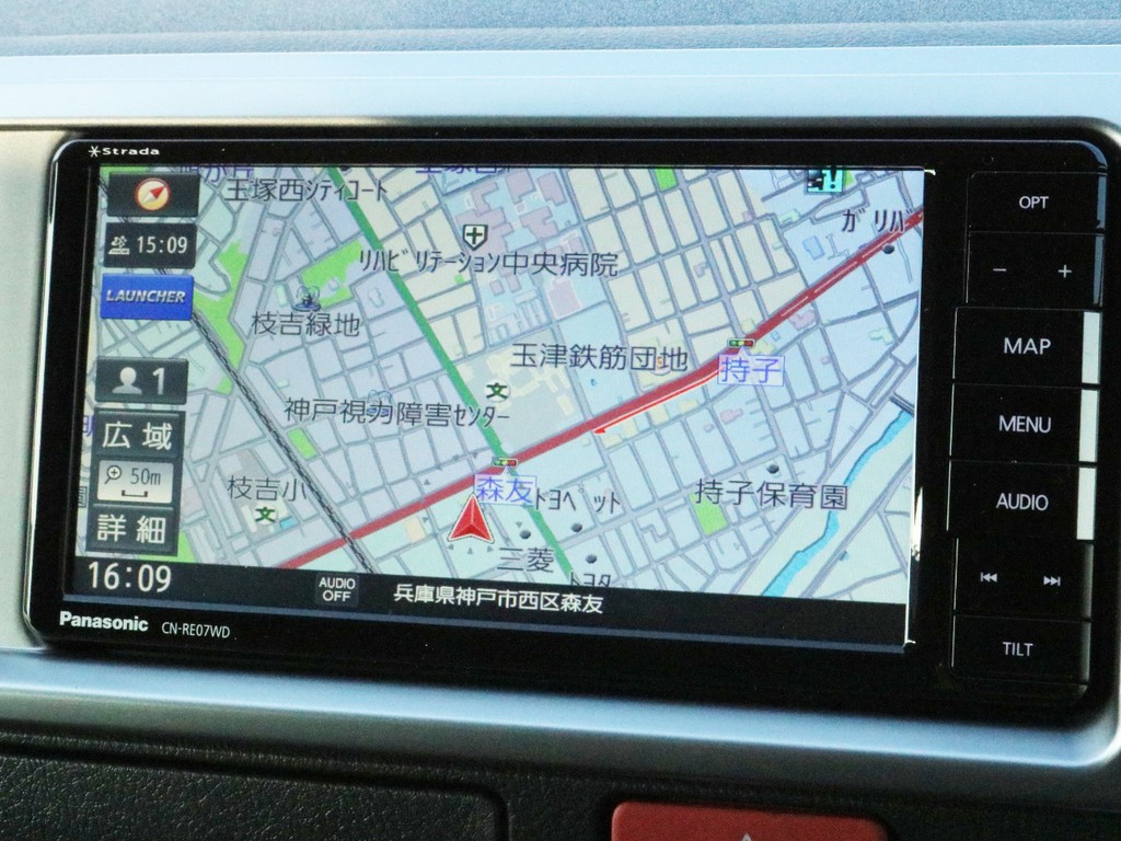 ストラーダSDフルセグナビを搭載！　ナビとしては勿論、オーディオや映像モニターとしてもご活用頂けます。パノラミックビューモニターや、バックカメラの映像はナビモニターに描写されます。