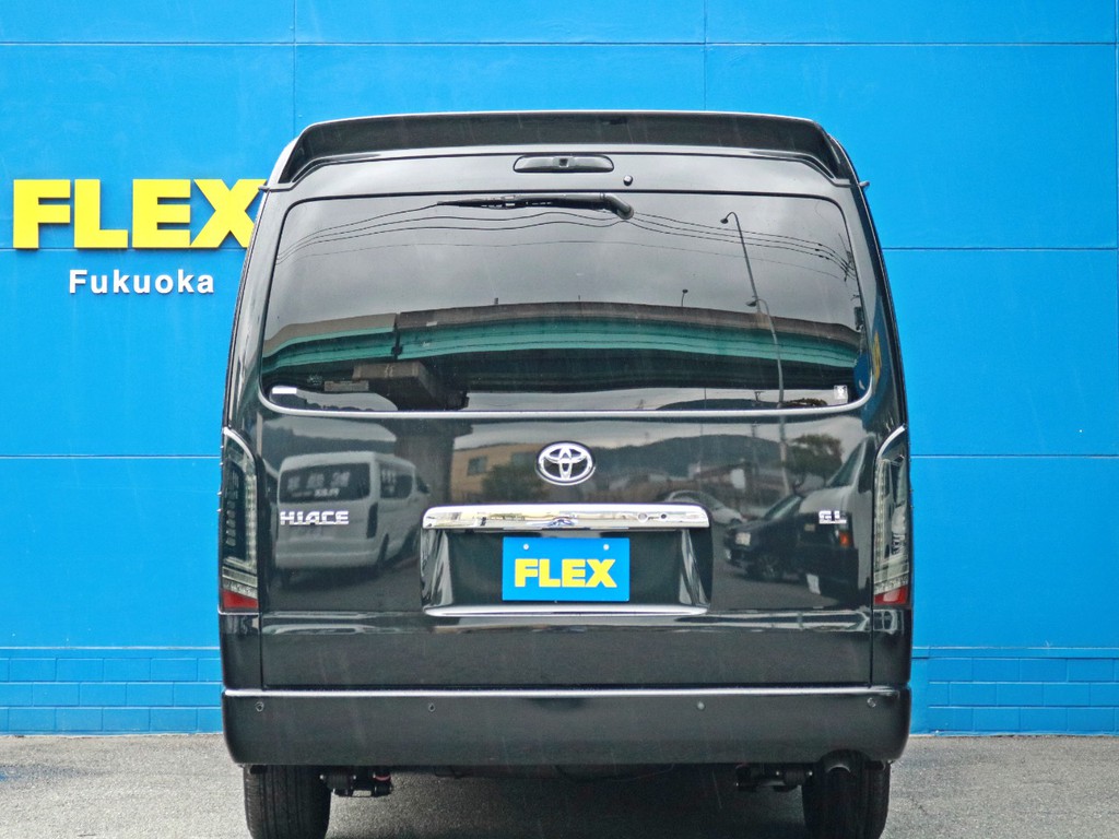 ハイエースをお探しなら専門店のFLEX福岡店まで！　福岡店の展示車両は勿論、全国のFLEXが保有する車両の中から貴方にぴったりの一台をお探し致します！