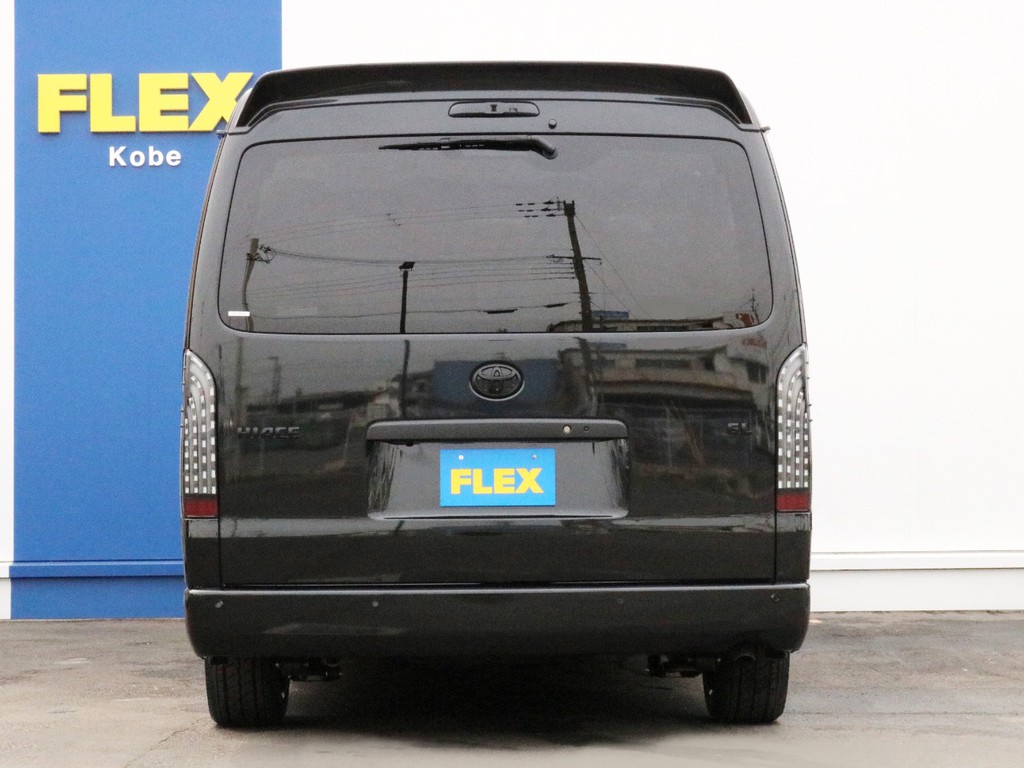 ハイエースをお探しならFLEX神戸店へ！　神戸店の展示車両は勿論、全国のFLEXが保有するハイエースの中から貴方にぴったりの一台をお探しします。