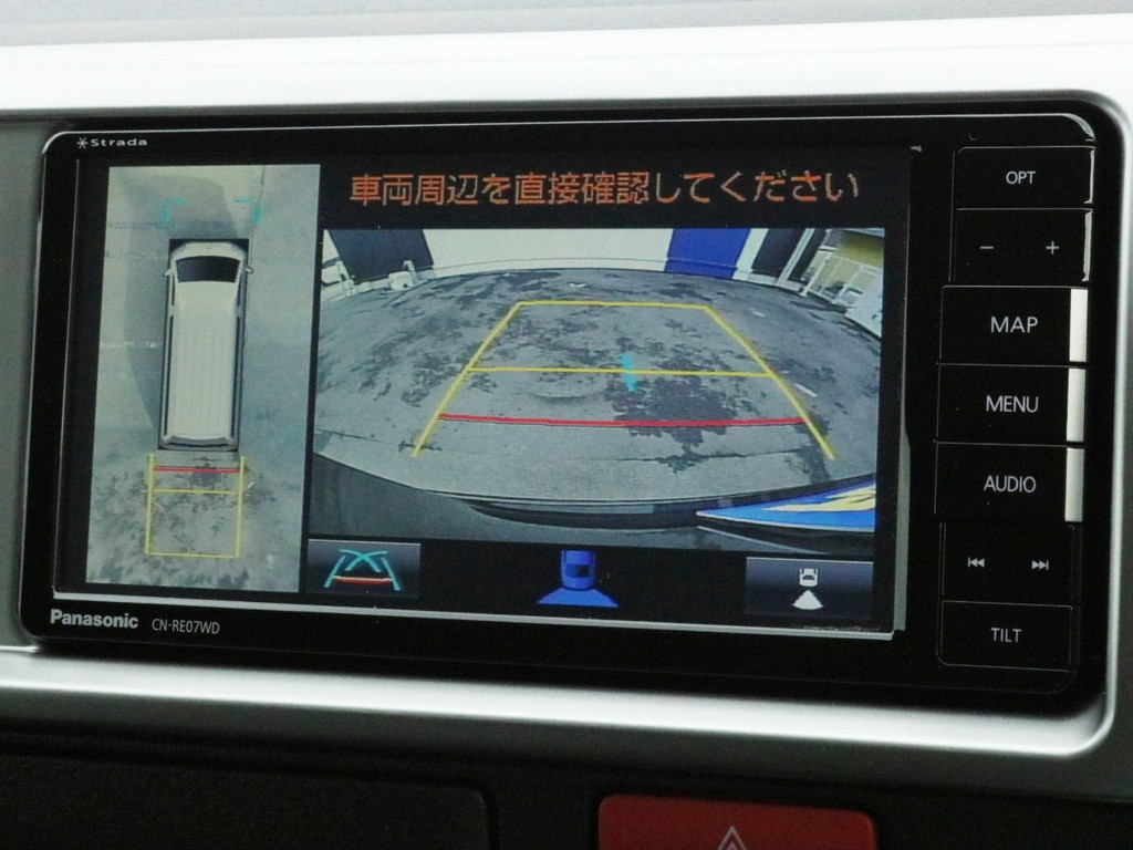 電装系にはストラーダSDフルセグナビを搭載！　バックカメラやパノラミックビューモニターの映像はナビモニターに描写されます。