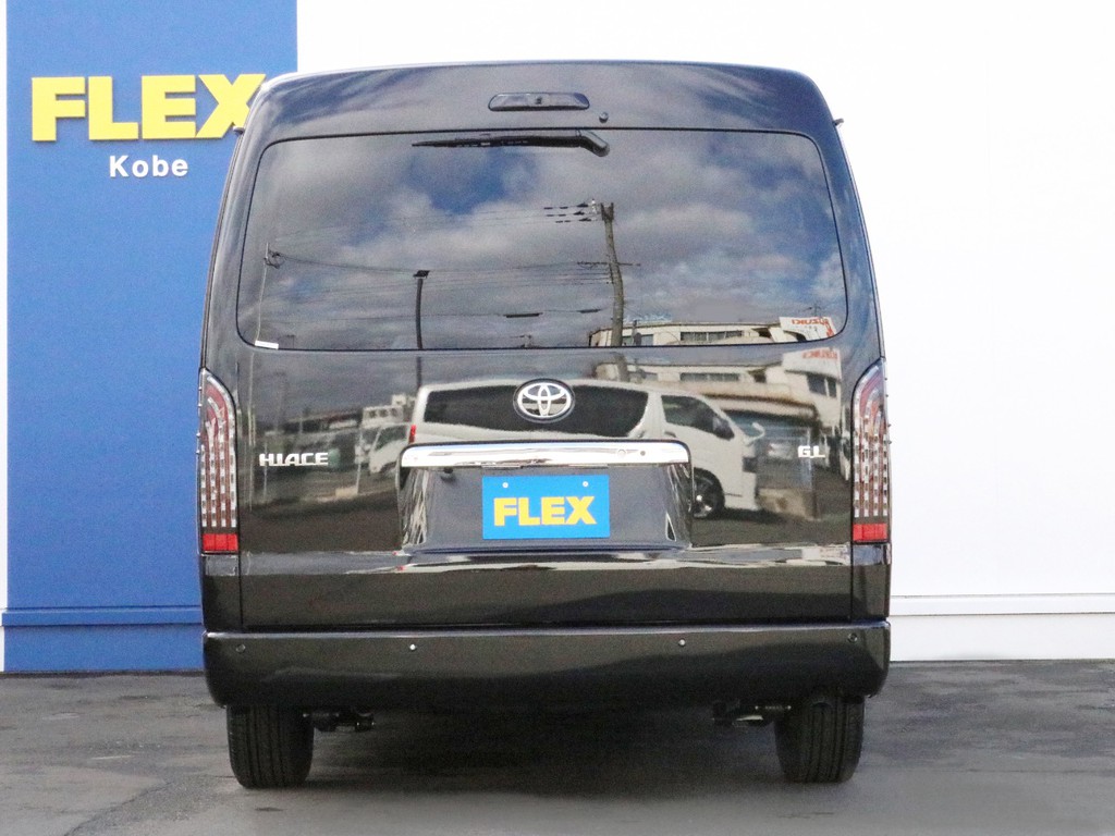 ハイエースをお探しならＦＬＥＸ神戸店へ！　神戸店の展示車両は勿論、全国のＦＬＥＸが保有するハイエースの中から貴方にぴったりの一台をお探し致します！