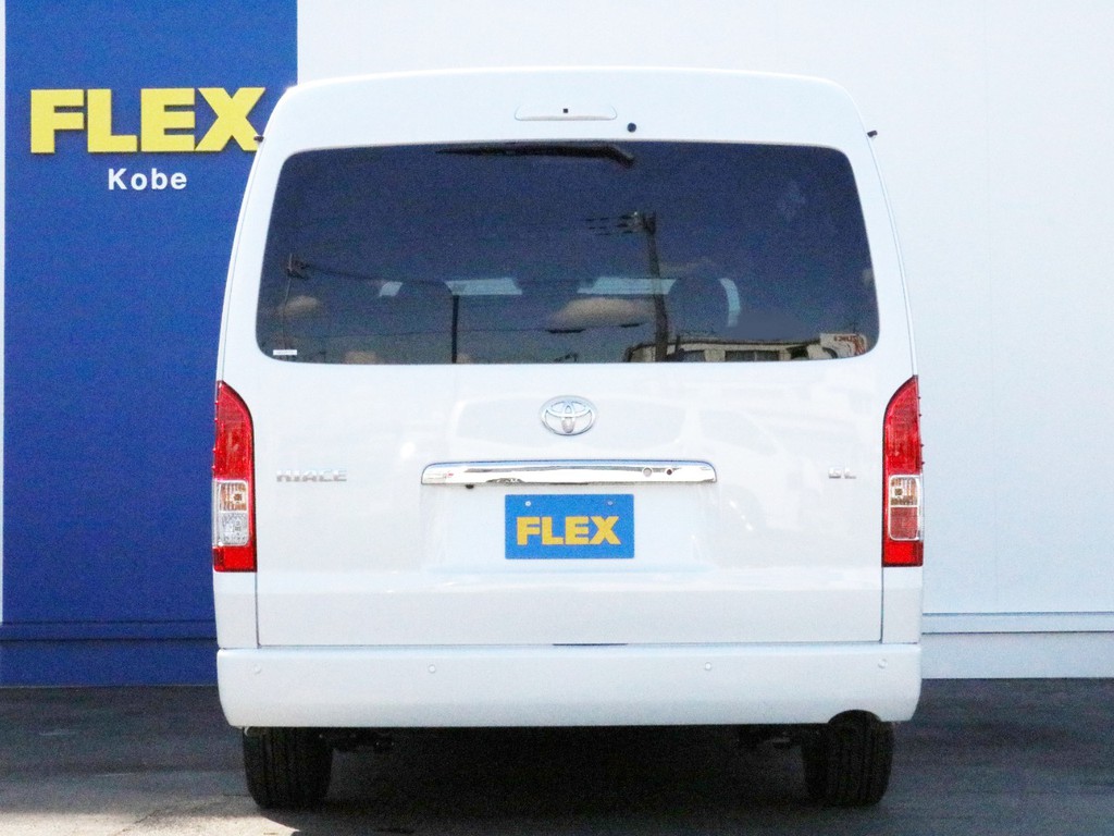 ハイエースをお探しならFLEX神戸店へ！　神戸店の展示車両は勿論、全国のFLEXが保有するハイエースの中から貴方にぴったりの一台をお探しします。