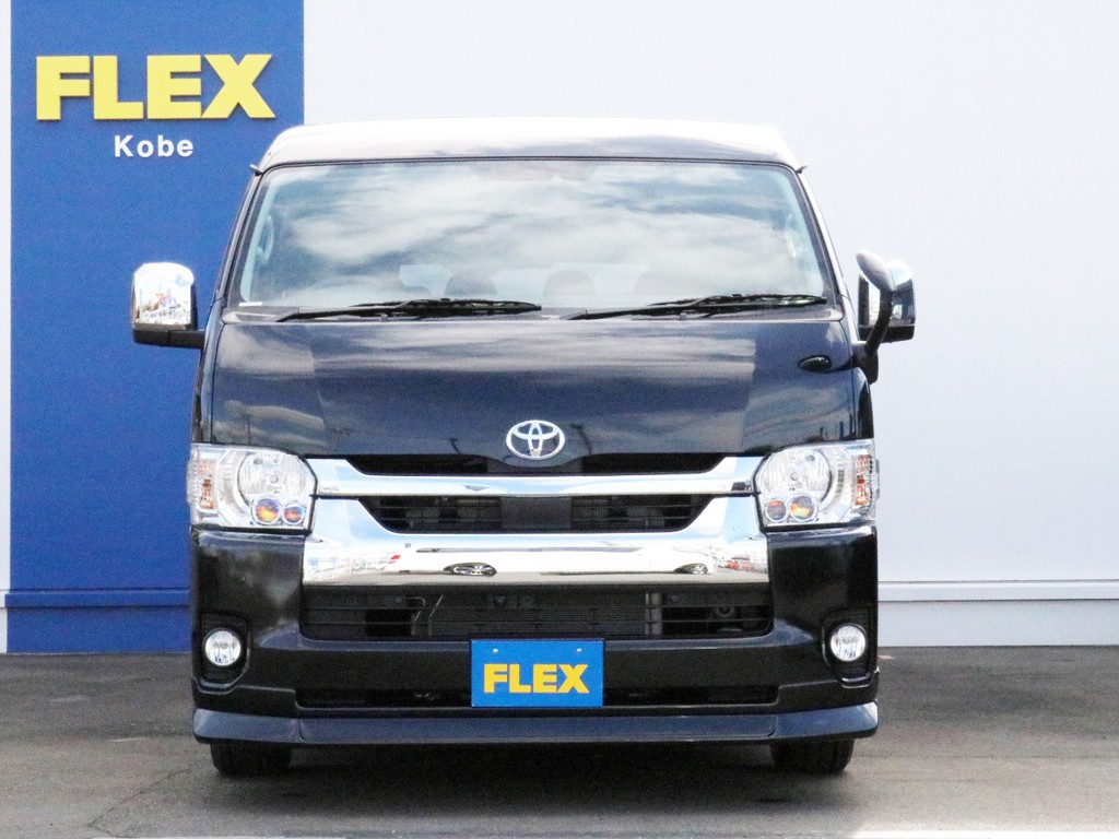ハイエースワゴンGLにFLEXシートアレンジ【アレンジAS】を施工した旅行にも送迎にも適した一台！　人気シートアレンジの為、現車がある今がチャンスです！　お問い合わせは神戸店まで！　お早めに！