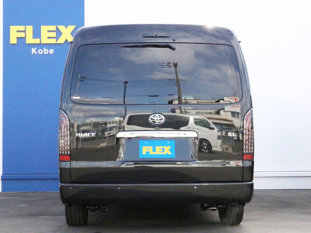 ハイエースをお探しならFLEX神戸店へ！　神戸店の展示車両は勿論、全国のFLEXが保有するハイエースの中から貴方にぴったりの一台をお探し致します！