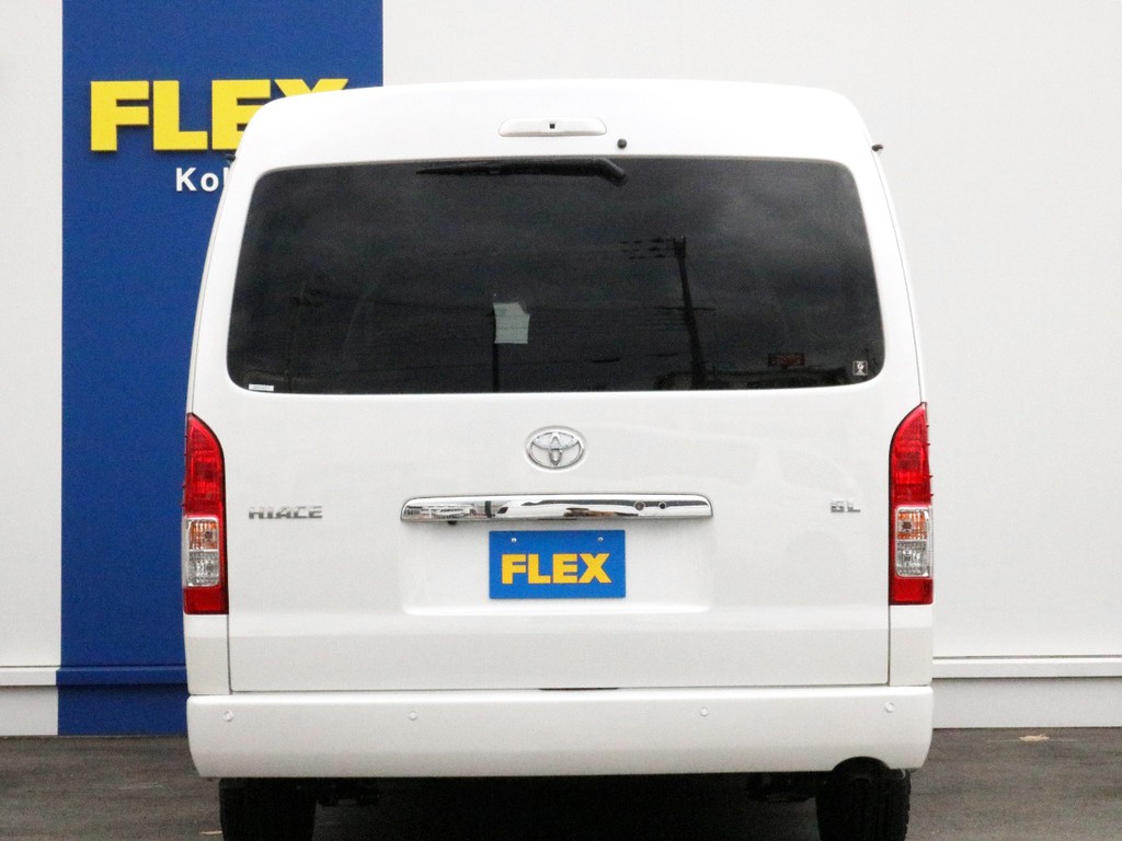 ハイエースをお探しならFLEX神戸店へ！　神戸店の展示車両は勿論の事、全国のFLEXが保有するハイエースの中から貴方にぴったりの一台をお探し致します！