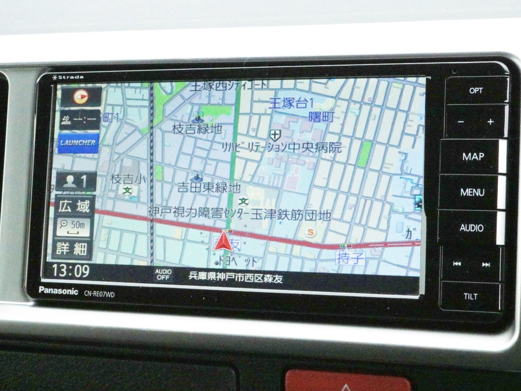 ストラーダSD地デジナビを搭載！　ナビとしては勿論、オーディオや映像モニターとしてもご活用頂けます。バックカメラやパノラミックビューモニターの映像はナビモニターに描写されます。