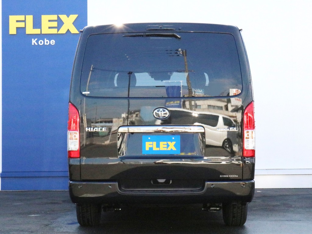 ハイエースをお探しならＦＬＥＸ神戸店へ！　神戸店の展示車両は勿論、全国のＦＬＥＸが保有するハイエースの中から貴方にぴったりの一台をお探し致します！