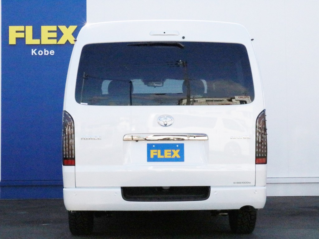 ハイエースをお探しならＦＬＥＸ神戸店へ！　神戸店の展示車両は勿論、全国のＦＬＥＸが保有するハイエースの中から貴方にぴったりの一台をお探し致します！