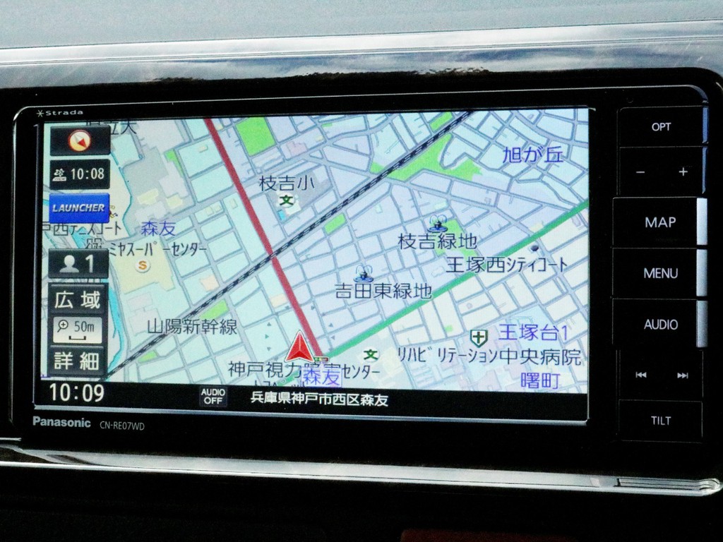 ストラーダSDフルセグナビを搭載！　ナビとしては勿論、オーディオや映像モニターとしてもご活用頂けます。