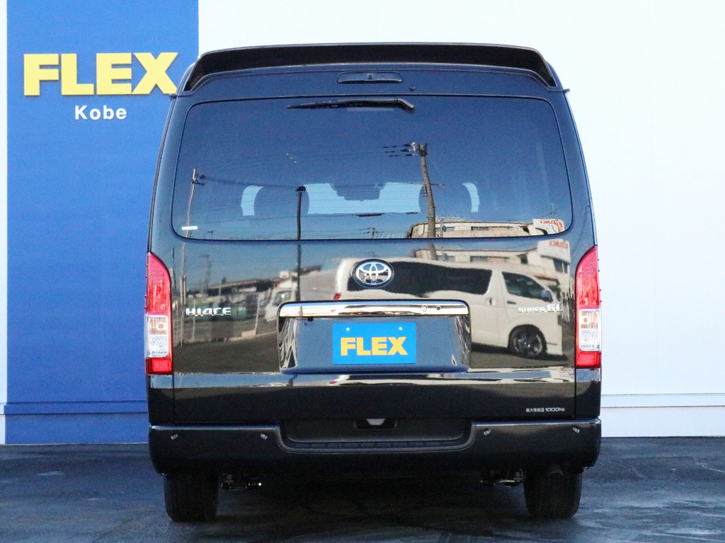 ハイエースをお探しならＦＬＥＸ神戸店へ！　神戸店の展示車両は勿論、全国のＦＬＥＸが保有するハイエースの中から貴方にぴったりの一台をお探し致します！