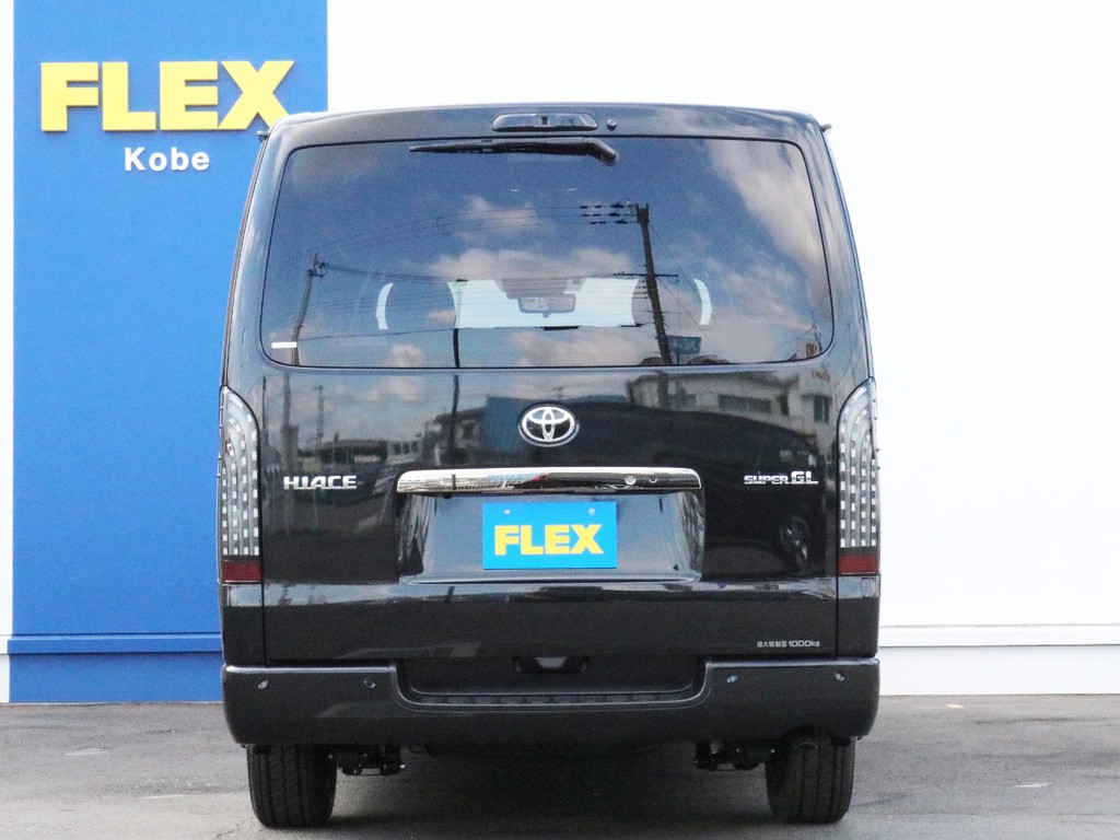 ハイエースをお探しならFLEX神戸店へ！　神戸店の展示車両は勿論、全国のFLEXが保有するハイエースの中から貴方にぴったりの一台をお探しします。