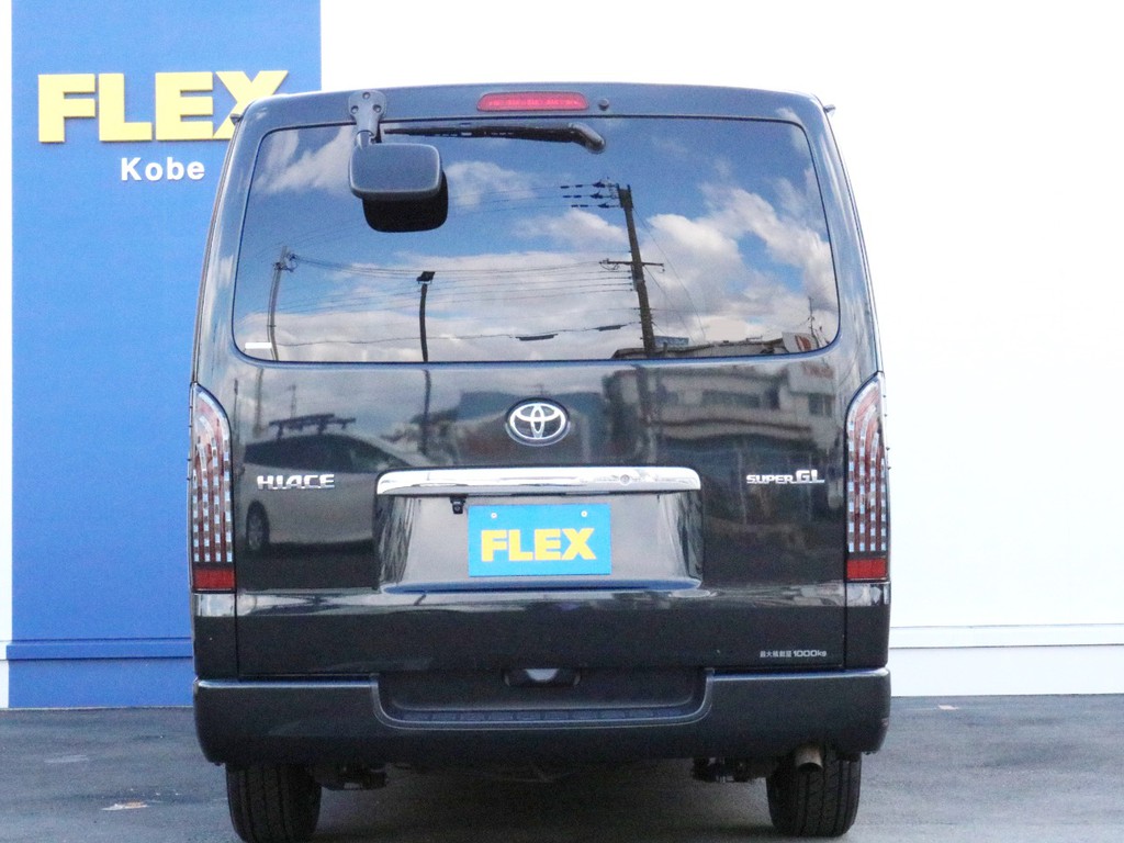 ハイエースをお探しならＦＬＥＸ神戸店へ！　神戸店の展示車両は勿論、全国のＦＬＥＸが保有するハイエースの中から貴方にぴったりの一台をお探し致します！