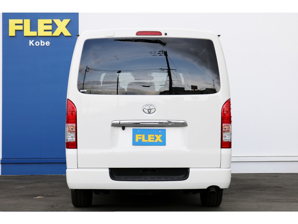 ハイエースをお探しならＦＬＥＸ神戸店へ！　神戸店の展示車両は勿論、全国のＦＬＥＸが保有するハイエースの中から貴方にぴったりの一台をお探し致します！