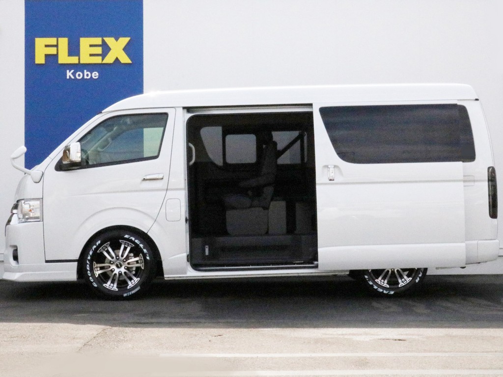 1.5インチローダウン施工済み！　車高が低くなることによって日々の乗り降りが少し楽になります。新車時メーカーオプションのパワースライドドアも完備しているので更に乗り降りが楽になります。