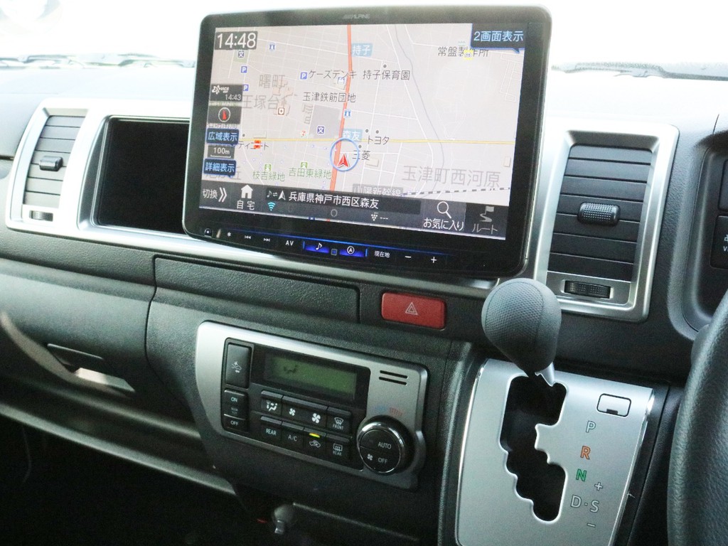 BIG-X 11インチフローティングフルセグナビを搭載！　画面が大きく見やすいだけでなく、画質がとても綺麗です。ナビとしては勿論、オーディオや映像モニターとしても大活躍出来る一品です。