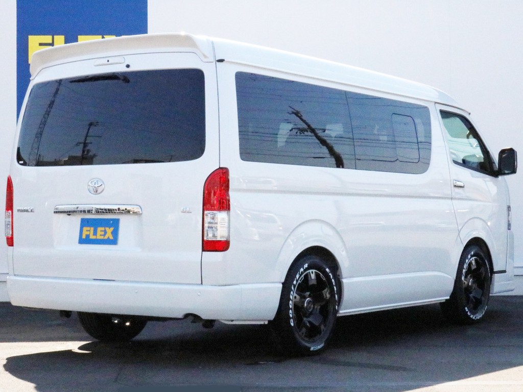 ハイエースの事なら専門店のFLEXハイエース神戸店へ！　新車中古車販売は勿論、経費が使えるリースやローンを使った販売など新たなハイエースライフを始めるお手伝いを致します！