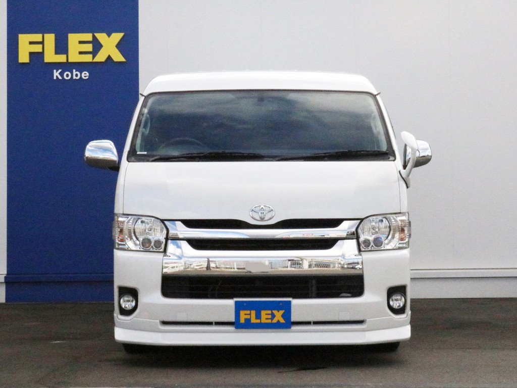 さあ、希少なシートアレンジ搭載中古車両でお出かけしましょう！　トリプルモニターでお得感の高い一台！　中古車は現車限り、先着一名様限りですのでご来店はお早めに！　FLEX神戸店まで！