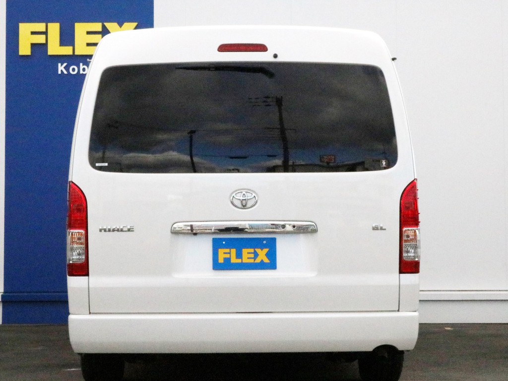 ハイエースをお探しならＦＬＥＸ神戸店へ！　神戸店の展示車両は勿論、全国のＦＬＥＸが保有するハイエースの中から貴方にぴったりの一台をお探し致します！