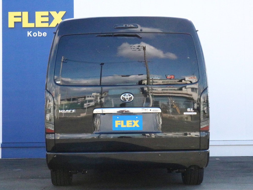 ハイエースをお探しならＦＬＥＸ神戸店へ！　神戸店の展示車両は勿論、全国のＦＬＥＸが保有するハイエースの中から貴方にぴったりの一台をお探し致します！