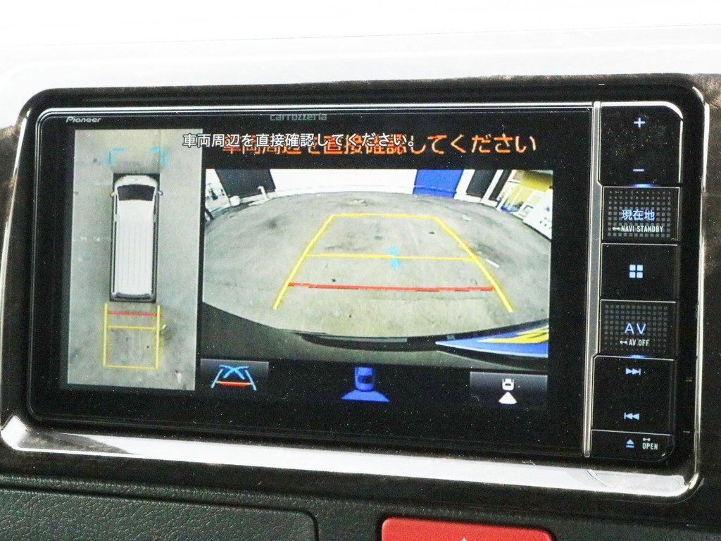 カロッツェリアSDフルセグナビを搭載！　バックカメラやパノラミックビューモニターの映像はナビモニターに描写されます。