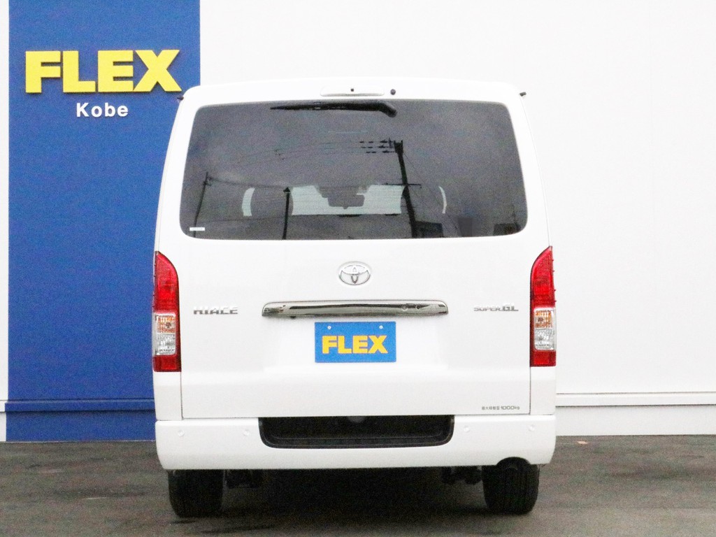 ハイエースをお探しならＦＬＥＸ神戸店へ！　神戸店の展示車両は勿論、全国のＦＬＥＸが保有するハイエースの中から貴方にぴったりの一台をお探し致します。