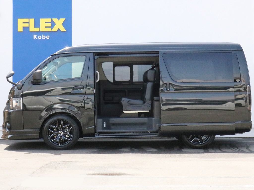 1.5インチローダウン施工済み！　車高が低くなることによって日々の乗り降りが少し楽になります。新車時メーカーオプションのパワースライドドアも完備しているので更に乗り降りが楽になります。