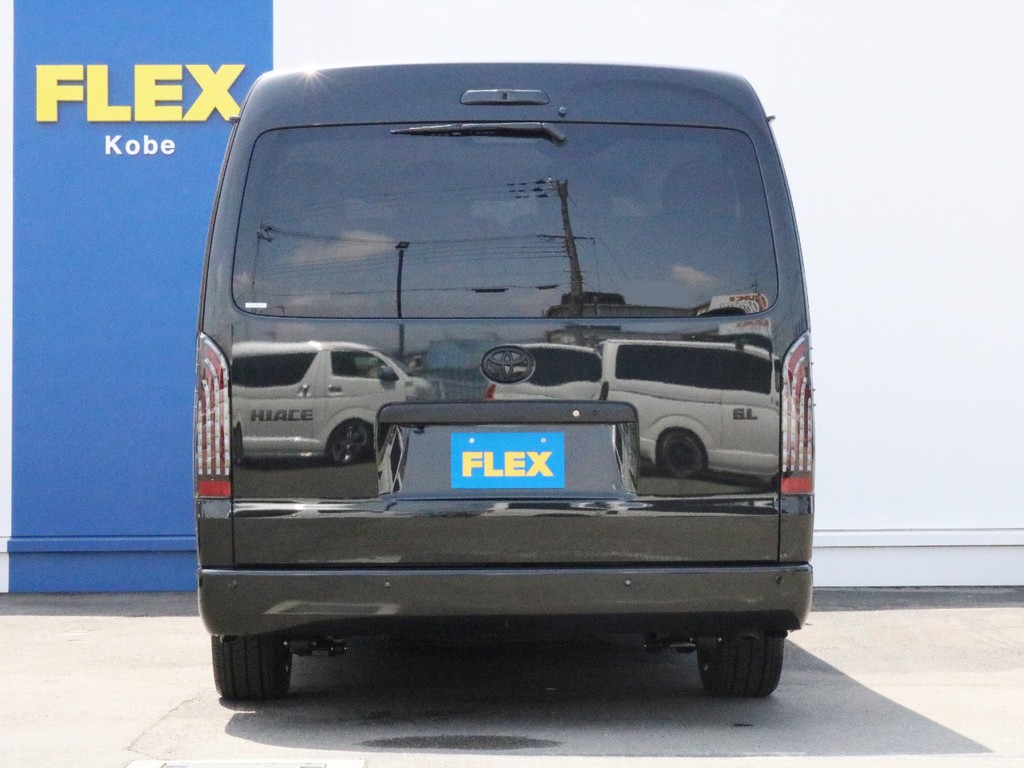 ハイエースをお探しならFLEX神戸店へ！　神戸店の展示車両は勿論、全国のFLEXが保有するハイエースの中から貴方にぴったりの一台をお探し致します！