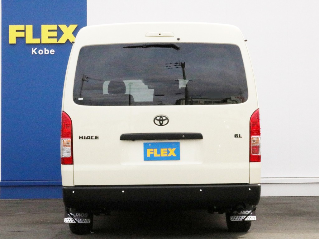 ハイエースをお探しならFLEX神戸店へ！　神戸店の展示車両は勿論、全国のFLEXが保有するハイエースの中から貴方にぴったりの一台をお探し致します！