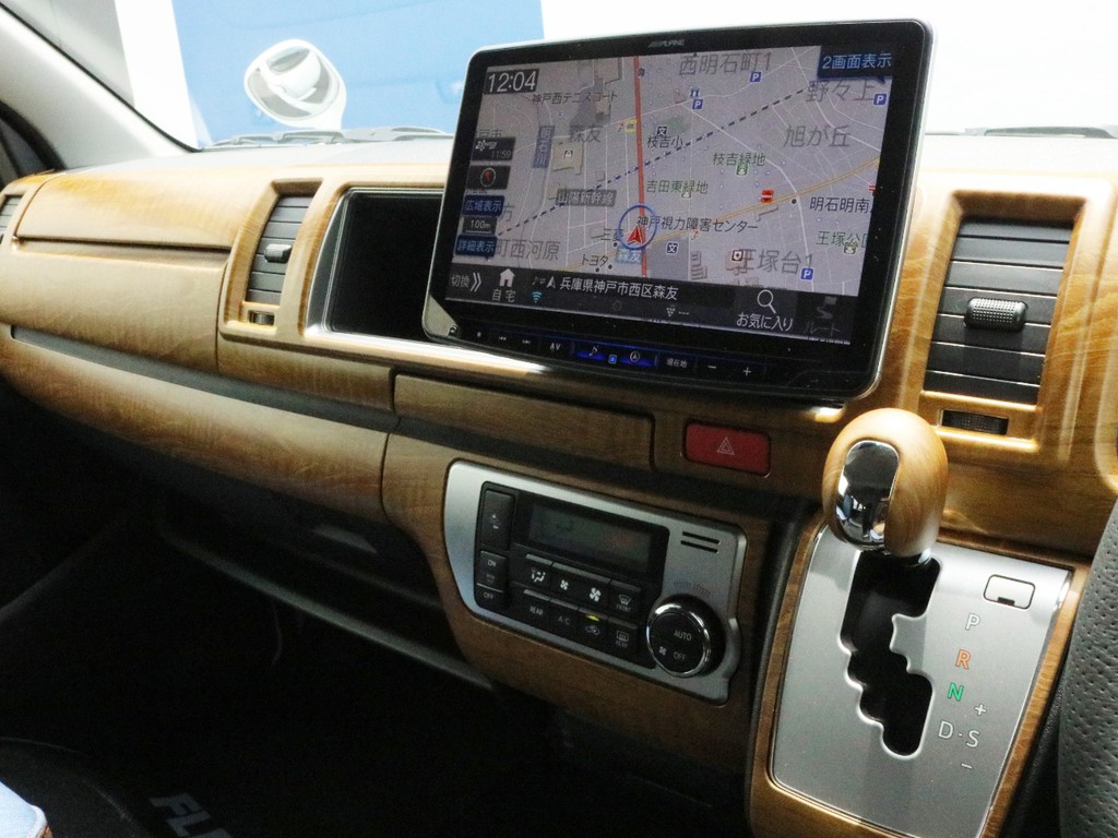 BIG-X11インチフローティングナビは存在感が違います。ナビとしては勿論、オーディオや映像モニターとしても大活躍出来る一品です。