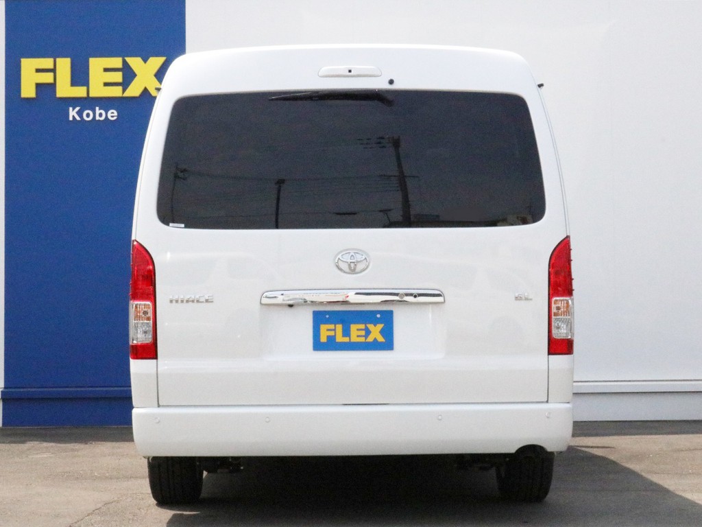 ハイエースをお探しならFLEX神戸店へ！　神戸店の展示車両は勿論、全国のFLEXが保有するハイエースの中から貴方にぴったりの一台をお探し致します！