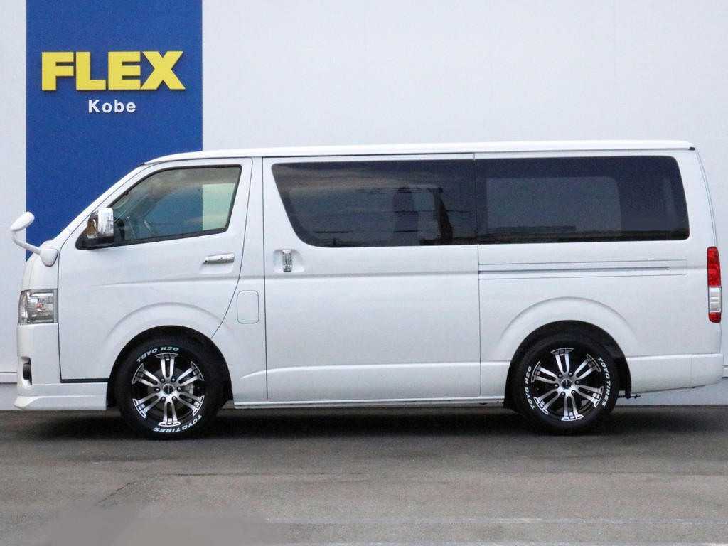 1.5インチローダウン施工済み！　車高が低くなることによって日々の乗り降りが少し楽になる他、高さ制限のある場所への乗り入れも楽になります。