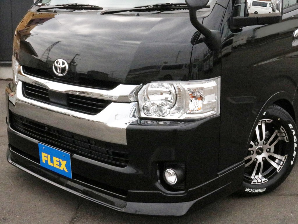 FLEXオリジナルデルフィーノラインフロントリップを装着済み！　フェイス回りが引き締まって見えます。