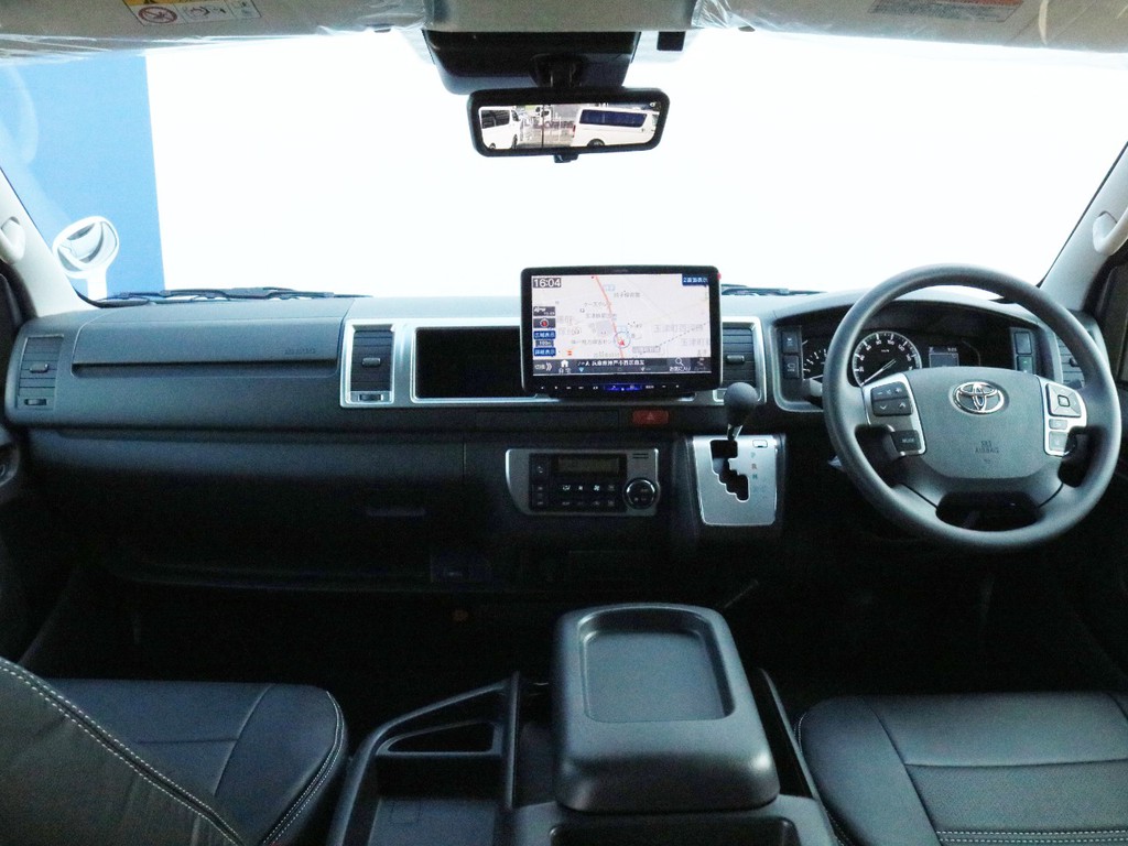 電装系には皆が憧れるBIGーX11インチフローティングナビを搭載！　勿論、ハイウェイドライブの必需品ETCも完備しています。