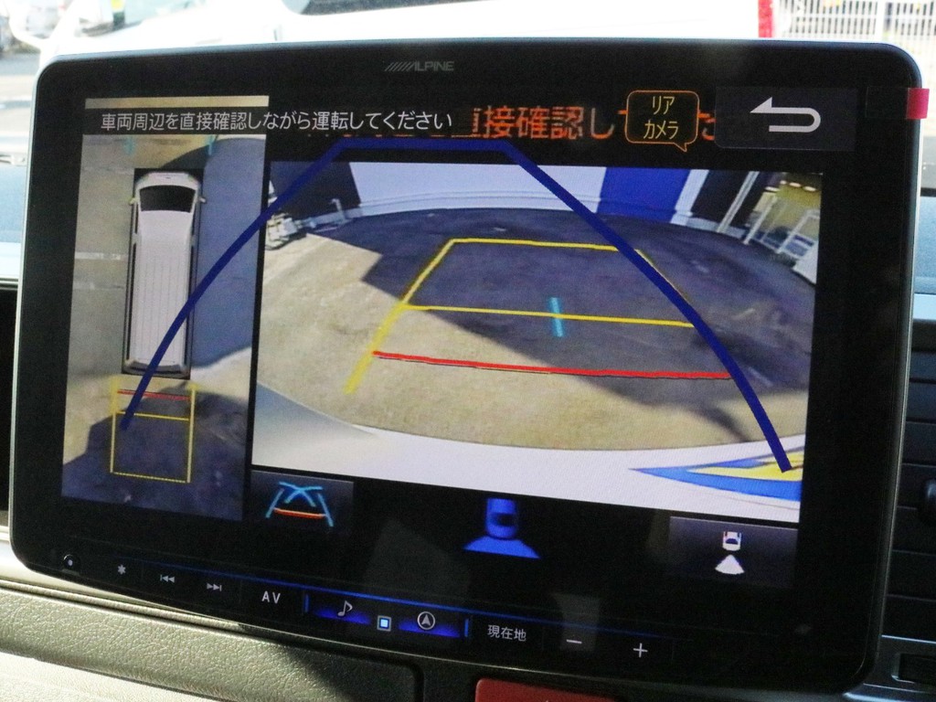 画面が大きく見やすいだけでなく、画質がとても綺麗です。バックカメラやパノラミックビューモニターの映像はナビモニターに描写されます。画面はタッチパネルに対応しています。