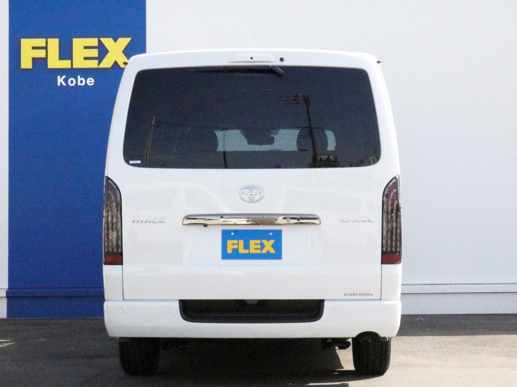 ハイエースをお探しならFLEX神戸店へ！　神戸店の展示車両は勿論、全国のFLEXが保有するハイエースの中から貴方にぴったりの一台をお探し致します！