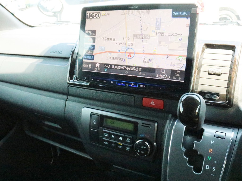 BIG-X 11インチフローティングナビはいつもとは存在感が違います。ナビとしては勿論、オーディオや映像モニターとしても大活躍の一品です。