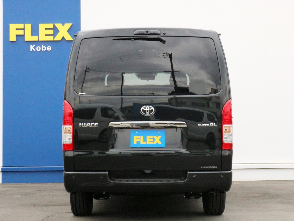ハイエースをお探しならFLEX神戸店へ！　神戸店の展示車両は勿論、全国のFLEXが保有するハイエースの中から貴方にぴったりの一台をお探し致します！