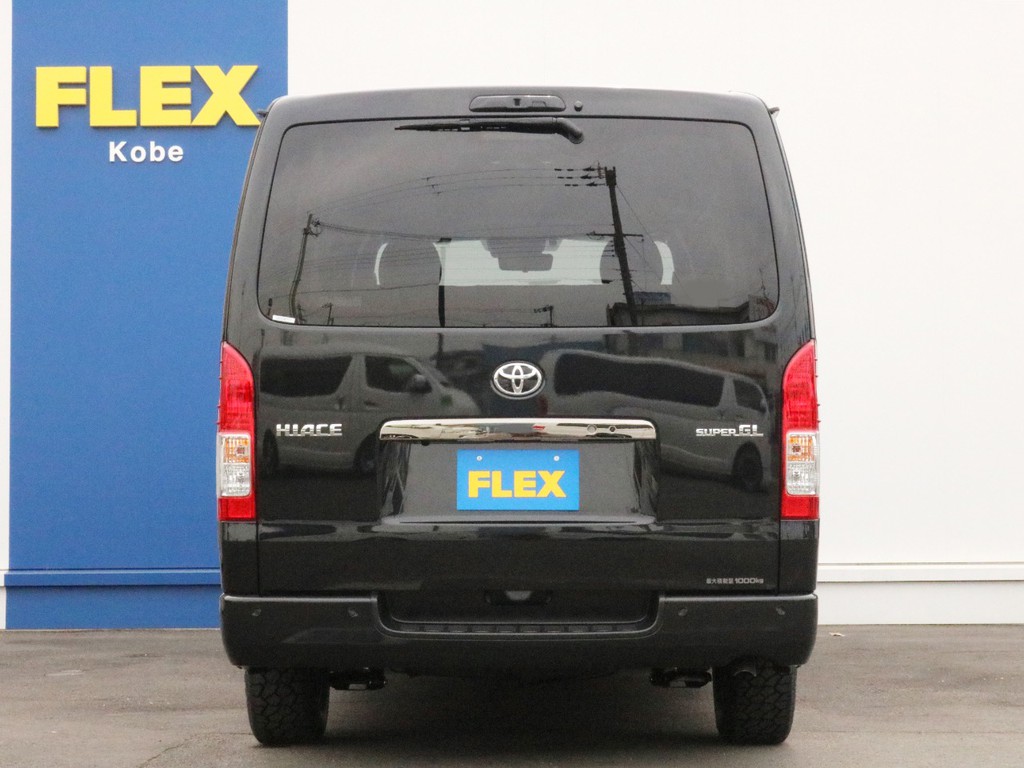 ハイエースをお探しならFLEX神戸店へ！　神戸店の展示車両は勿論、全国のFLEXが保有するハイエースの中から貴方にぴったりの一台をお探し致します！