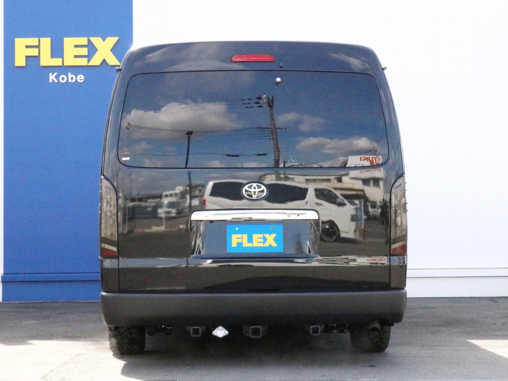 ハイエースをお探しならFLEX神戸店へ！　神戸店の展示車両は勿論、全国のFLEXが保有するハイエースの中から貴方にぴったりの一台をお探し致します！