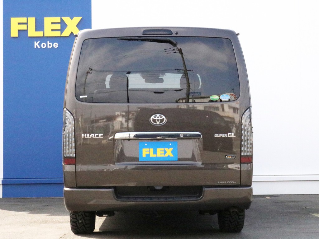 ハイエースをお探しならＦＬＥＸ神戸店へ！　神戸店の展示車両は勿論、全国のＦＬＥＸが保有するハイエースの中から貴方にぴったりの一台をお探し致します！
