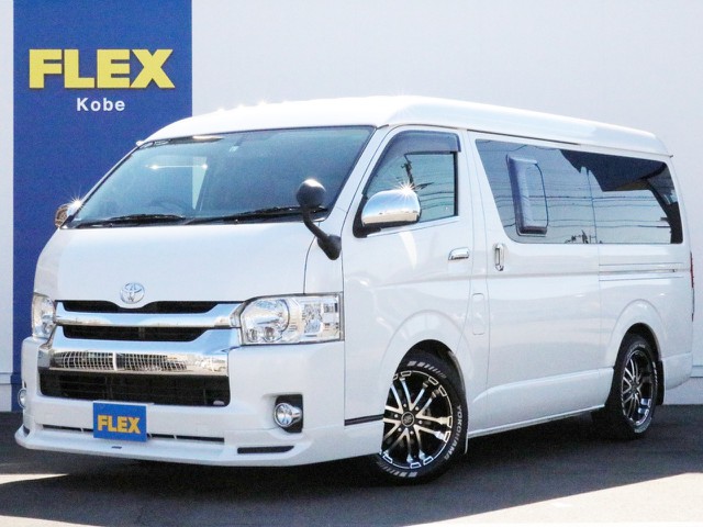 ☆厳選中古車☆　平成26年式ハイエースワイドV２WDでまだまだこれからの一台！　カスタムアイテムも多数！　8人乗りで、3人掛けベンチシート2脚搭載で車中泊対応の希少な一台です！
